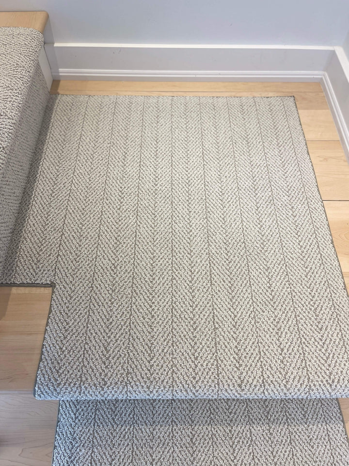 left-turning-stair-runner-landing